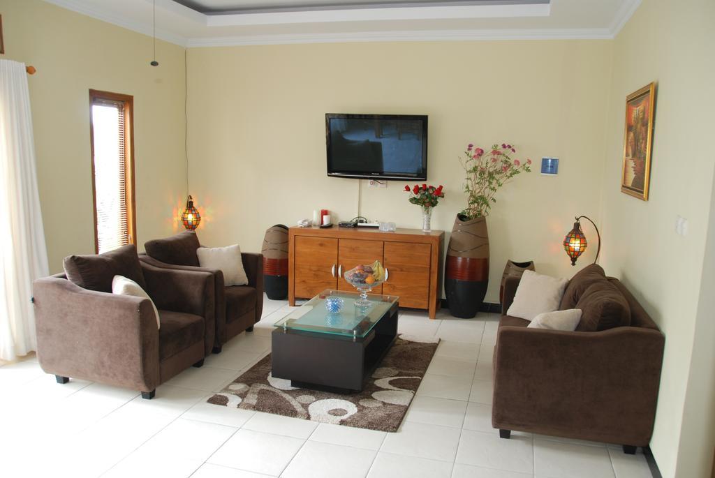 Rosseno Villa Yogyakarta Exterior foto